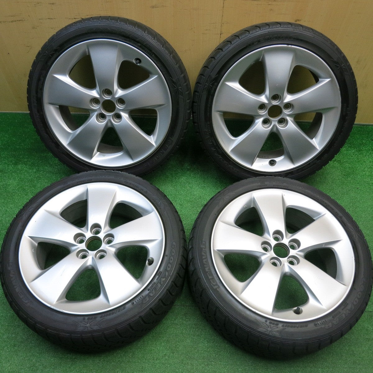4本価格★トヨタ 30系 プリウス S ツーリング 純正 215/45R17 スタッドレス グッドイヤー アイスナビ6 17インチ PCD100/5H★5110617HAス
