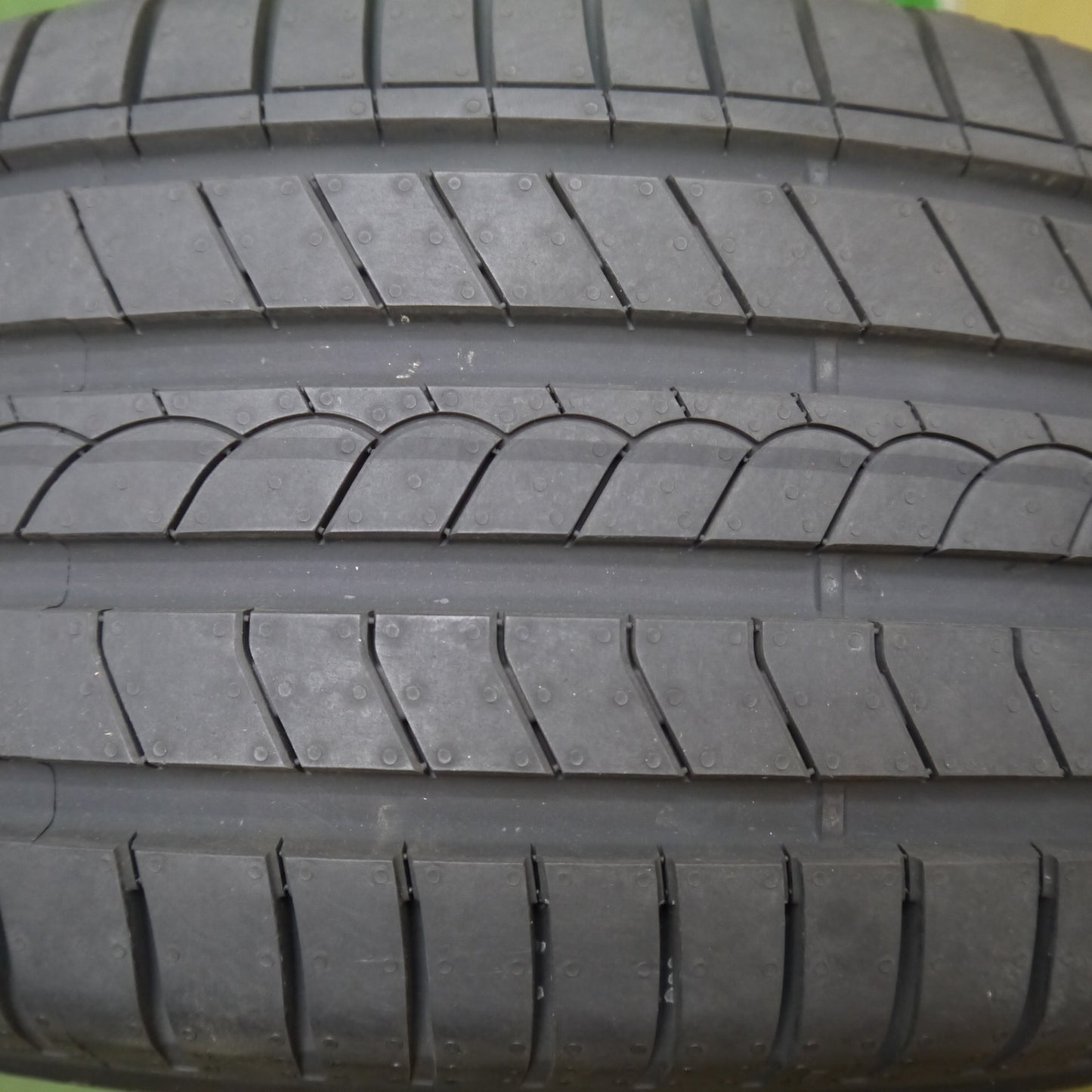 ほぼ未使用！24年！1本★215/50R17 ピレリ Cinturato ROSSO タイヤ 17インチ プリウスα レヴォーグ エクシーガ 等★5060912Hノタ