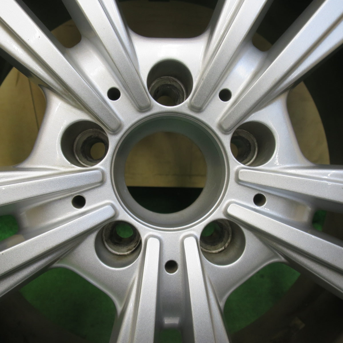 バリ溝！23年！キレイ！9.5分以上★ベンツ 等 EURO FORSCH H793 245/45R18 スタッドレス コンチネンタル バイキングコンタクト7 ユーロフォルシュ 18インチ PCD112/5H★5101701イス