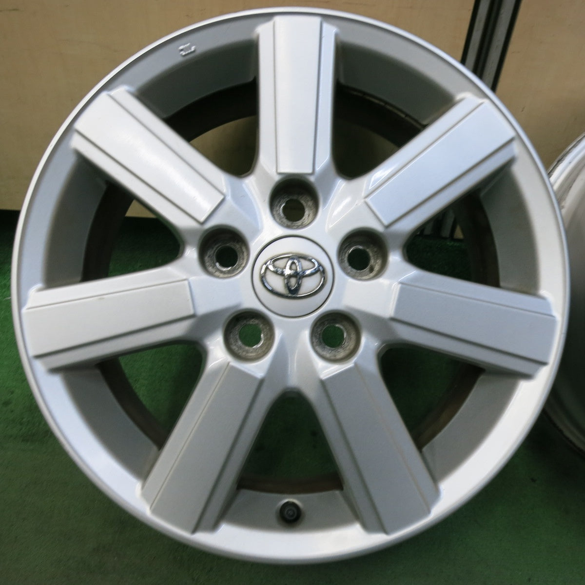 4本価格★トヨタ 70系 ヴォクシー ノア 純正 ホイール 16インチ 16×6J PCD114.3/5H★5062415SYホ