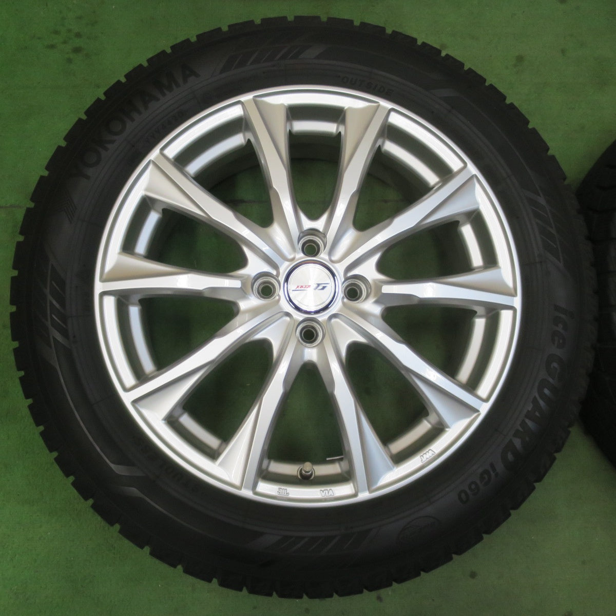 バリ溝！キレイ！9.5分★スタッドレス 195/60R17 ヨコハマ アイスガード iG60 JOKER ジョーカー 17インチ PCD100/4H★6013110イス