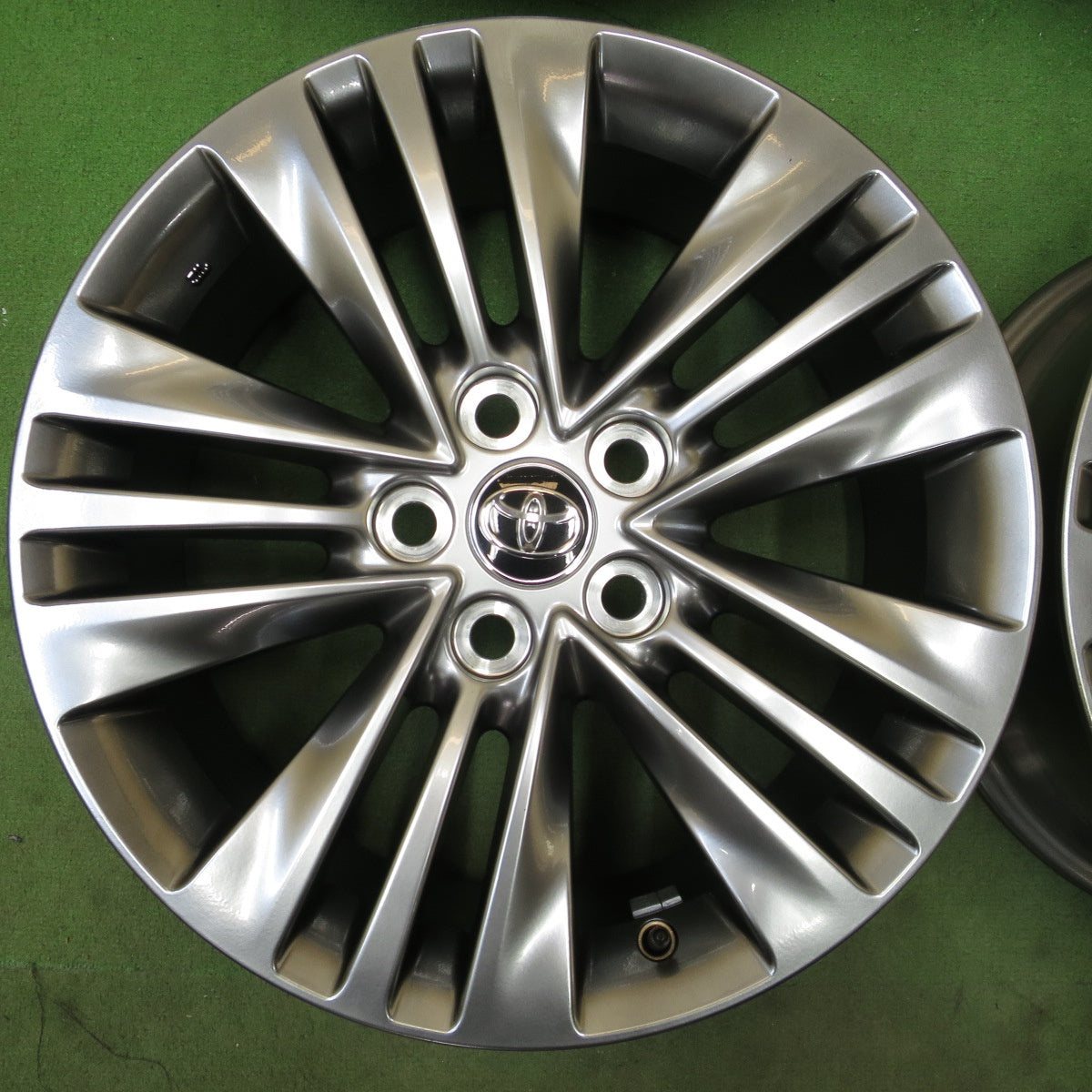 新車外し★トヨタ 40系 アルファード Zグレード 純正 ホイール 18インチ 18×7J PCD120/5H★6063001NGホ
