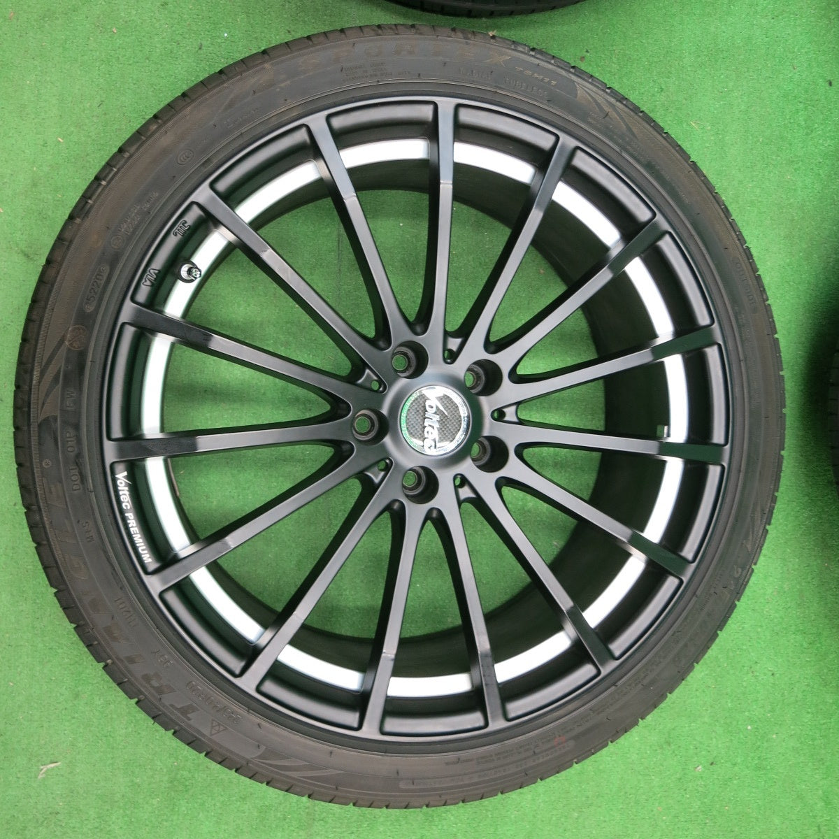 *送料無料* バリ溝！20年！綺麗！ほぼ10分★VOLTEC PREMIUM R15 インターミラノ 245/40R20 トライアングル SPORTEX TSH11 ボルテック PCD114.3/5H★4052802ナノ