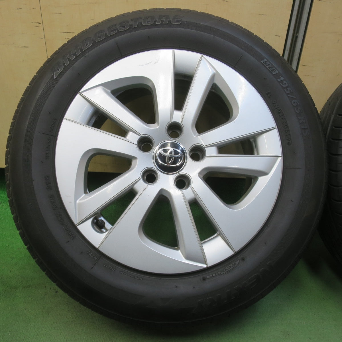 4本価格★トヨタ 50系 プリウス 純正 195/65R15 ブリヂストン ネクストリー エコピア 15インチ PCD100/5H★6043010イノ