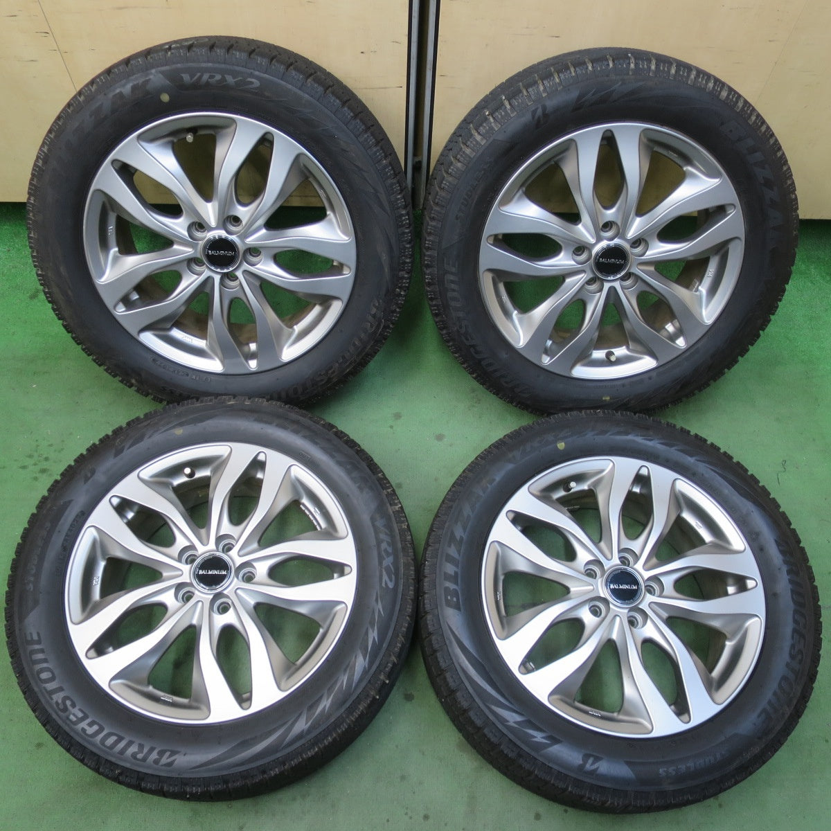 バリ溝！22年！キレイ！9分★インプレッサ 等 205/55R16 スタッドレス ブリヂストン ブリザック VRX2 BALMINUM DS-M バルミナ 16インチ PCD100/5H★6020608イス