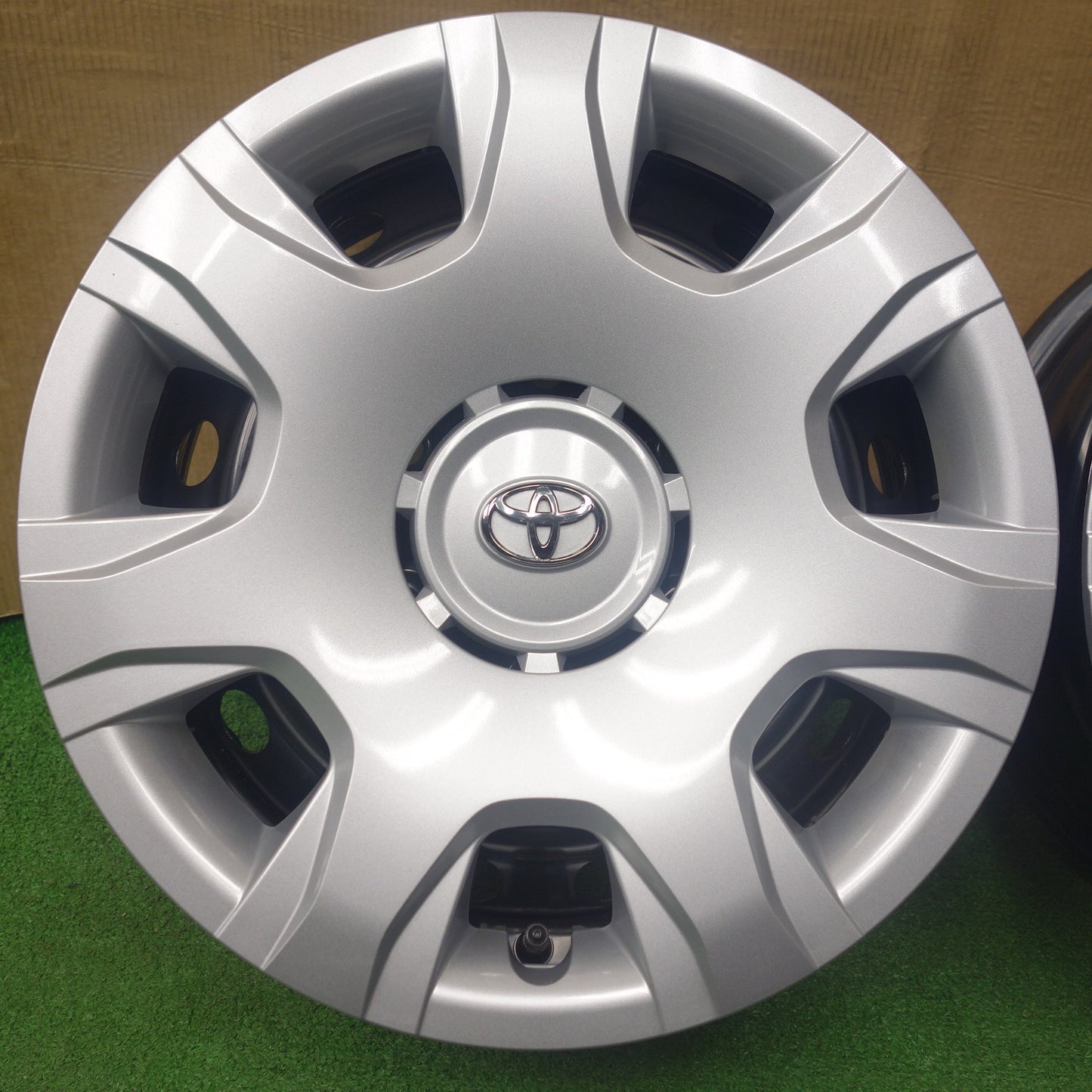 新車外し★トヨタ 200系 ハイエース 純正 スチール ホイール 15インチ 15×6J PCD139.7/6H★6021504KTホ