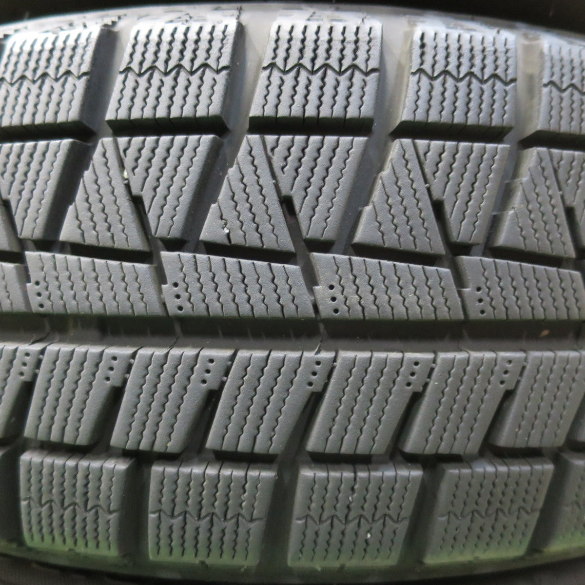 [送料無料] バリ溝！22年！9.5分★プリウス 等 195/65R15 スタッドレス ブリヂストン アイスパートナー2 CYBER 15インチ PCD100/5H★5010412イス