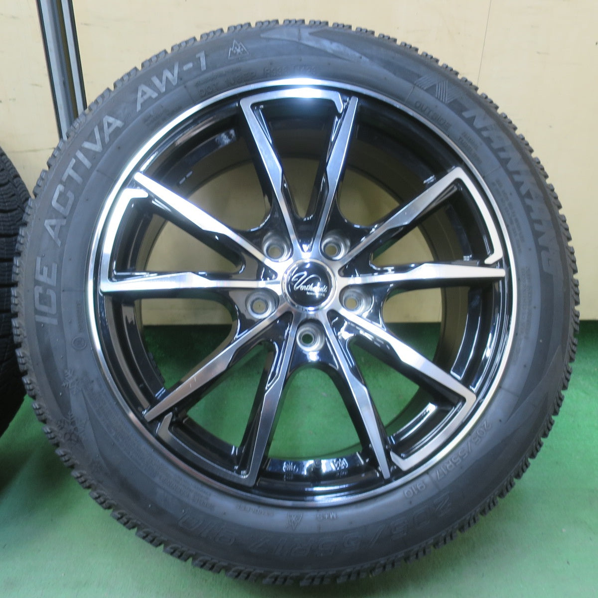 バリ溝！23年！キレイ！9.5分★スタッドレス 205/55R17 ナンカン アイス アクティバ AW-1 Verthandi ヴェルザンディ 17インチ PCD114.3/5H★6041109イス