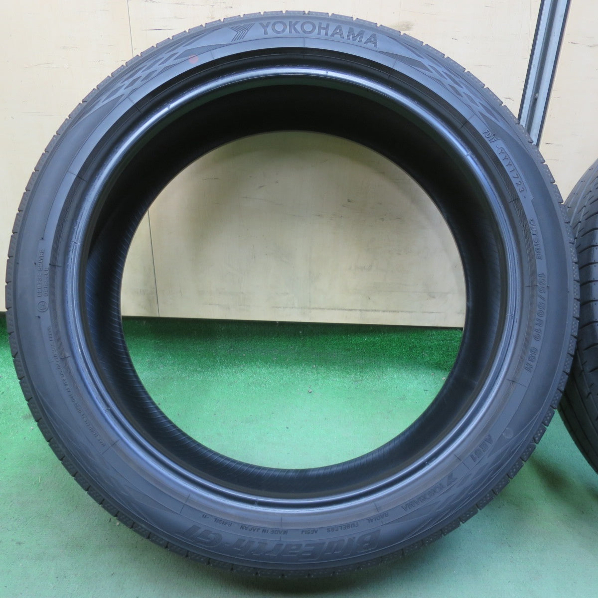 バリ溝！23年！8.5分★195/50R19 ヨコハマ BluEarth-GT AE51 AE51J タイヤ 19インチ 60系 プリウス 等★6051601イノタ