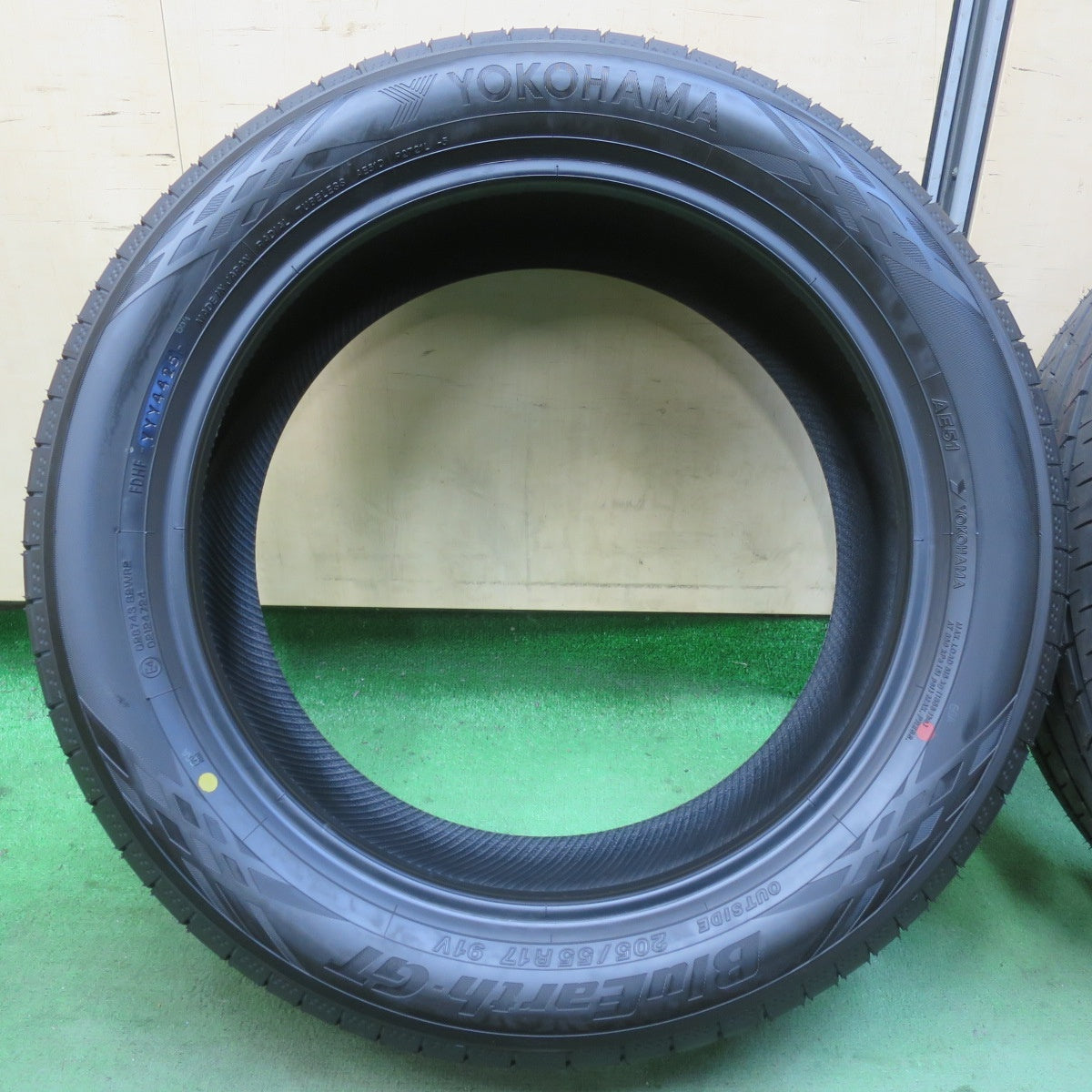 新車外し！25年★205/55R17 ヨコハマ BluEarth-GT AE51 ブルーアース 17インチ タイヤ ノア ヴォクシー ステップワゴン 等★5122609イノタ