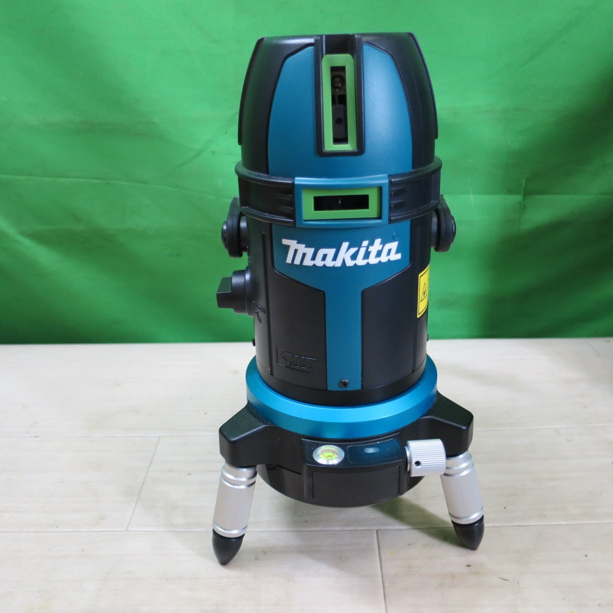 美品！バッテリー2個☆マキタ 充電式 屋内・屋外 兼用 フルライン レーザー 墨出器 SK507GD 受光器 LDG-6 充電器 makita☆
