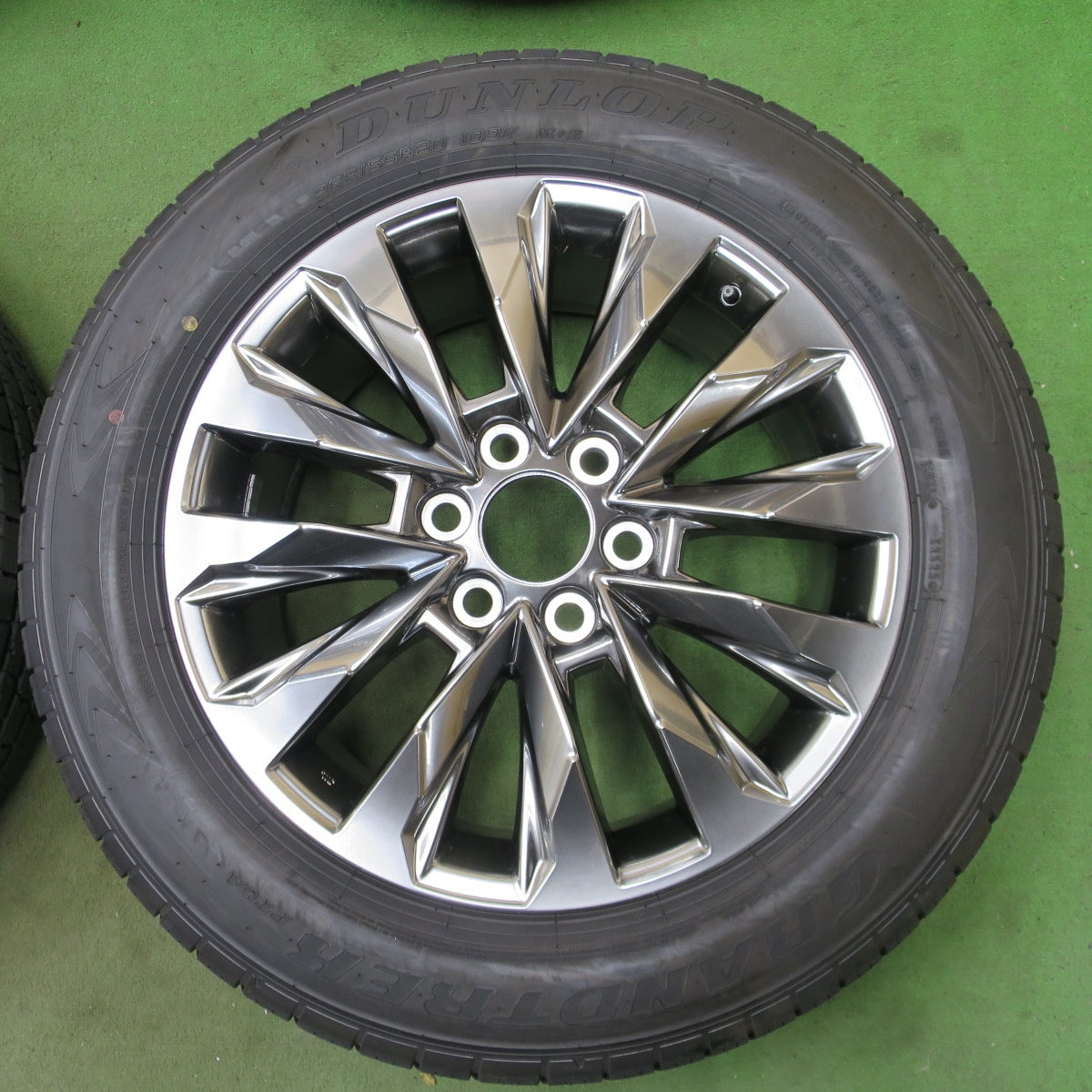新車外し！25年★トヨタ ランクル 300 ZX 純正 265/55R20 ダンロップ グラントレック PT5A 20インチ PCD139.7/6H★6032101NGノ