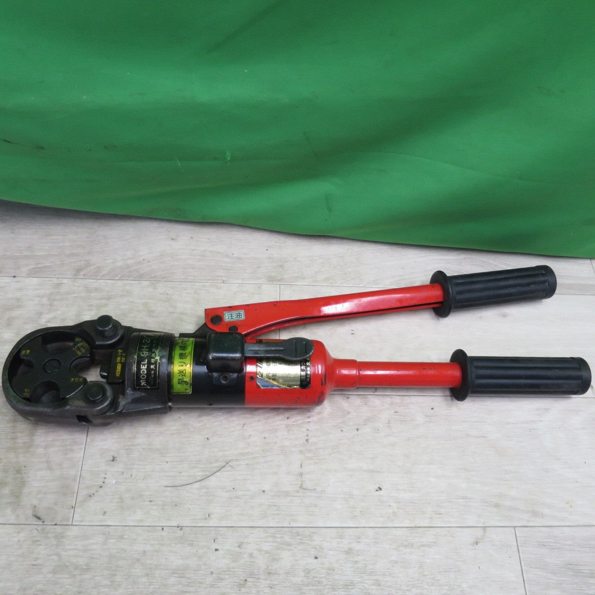 [送料無料] ☆IZUMI 泉精機 屋内配線用 電線 接続 工具 9H-2 手動 油圧式 圧着 工具 ケース オスダイス 3個付 ハンドプレス ジャンク☆
