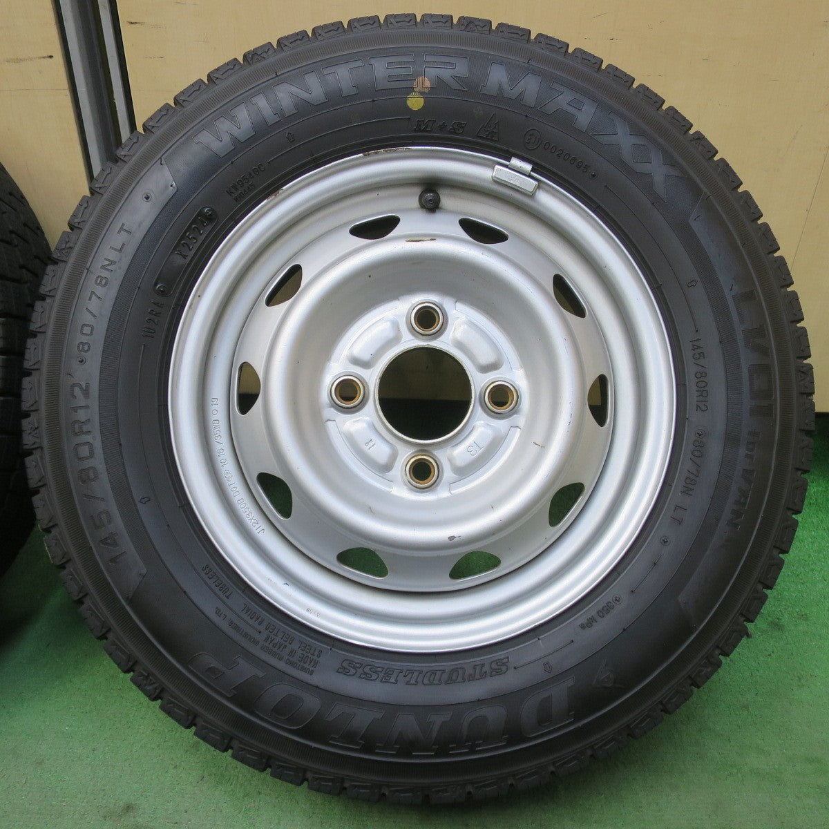 バリ溝！24年！9分◎スタッドレス 145/80R12 80/78N ダンロップ ウインターマックス LV01 for VAN スチール ホイール 12インチ PCD100/4H◎6091103イス