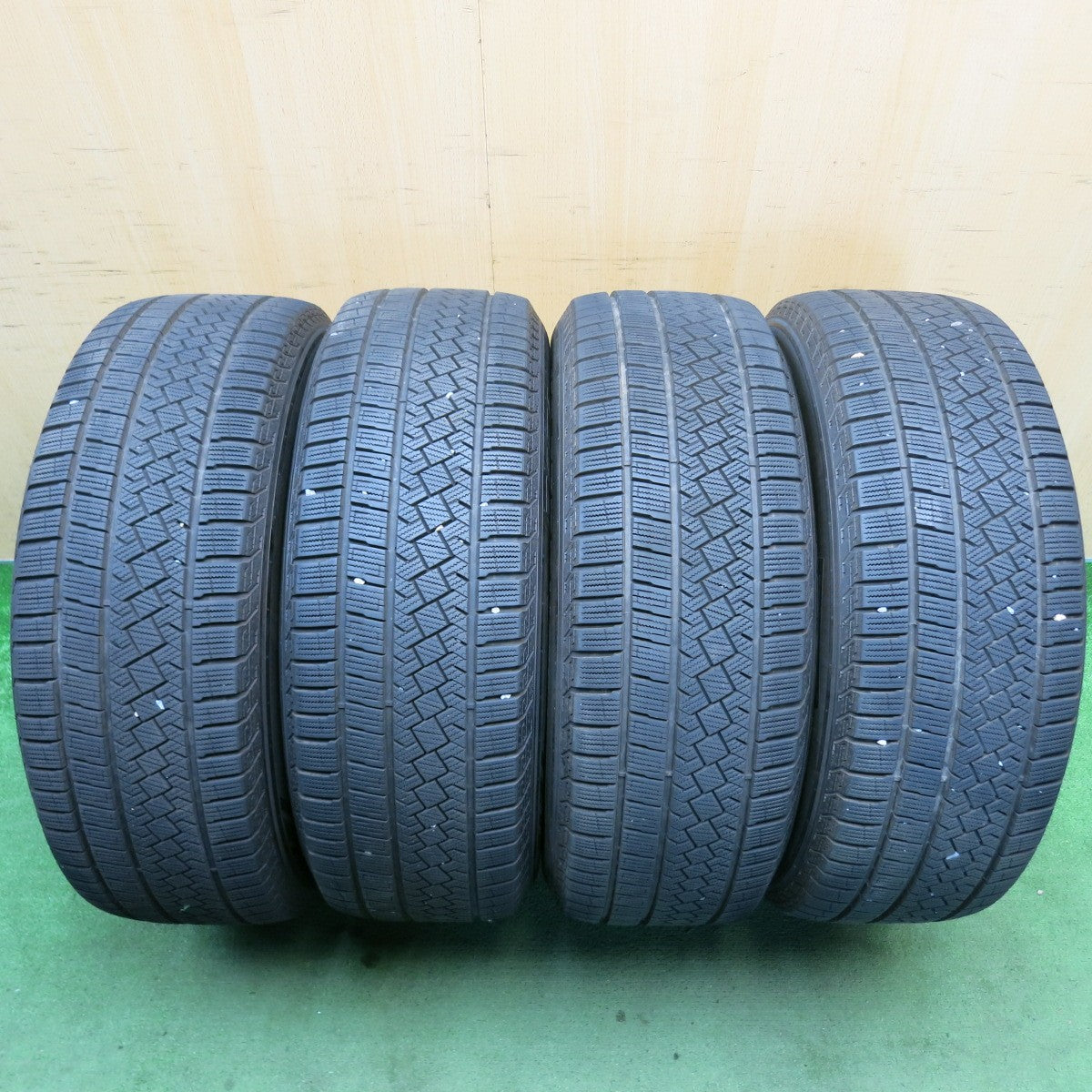 バリ溝！22年！キレイ！8.5分◎スタッドレス 235/60R18 ピレリ アイスゼロ アシンメトリコ STRANGER ストレンジャー 18インチ PCD114.3/5H◎6070514HAス