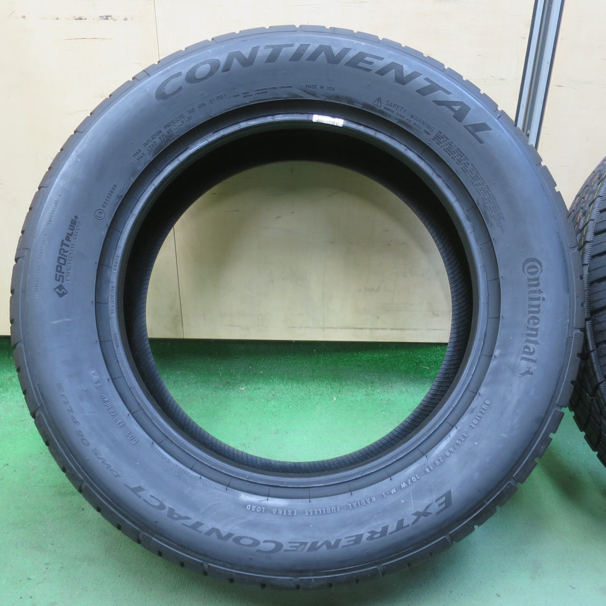 未使用！22年★235/60R18 コンチネンタル エクストリームコンタクト DWS06 プラス EXTREME CONTACT タイヤ 18インチ レクサス RX NX CR-V CX-7 等★6032703イノタ