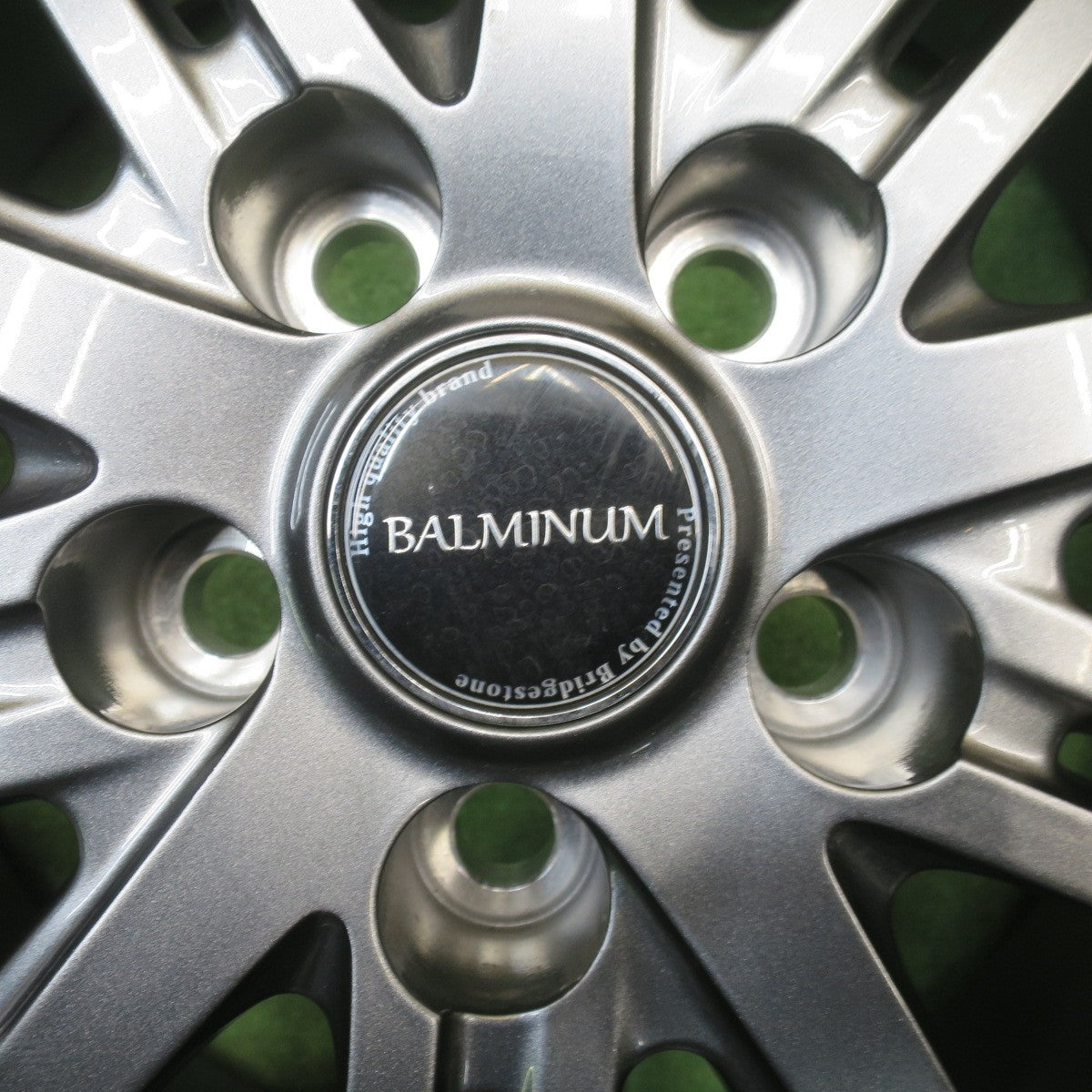 バリ溝！キレイ！ほぼ10分★スタッドレス 215/65R16 ブリヂストン ブリザック VRX BALMINUM BR10 バルミナ 16インチ PCD114.3/5H★6021008NJス