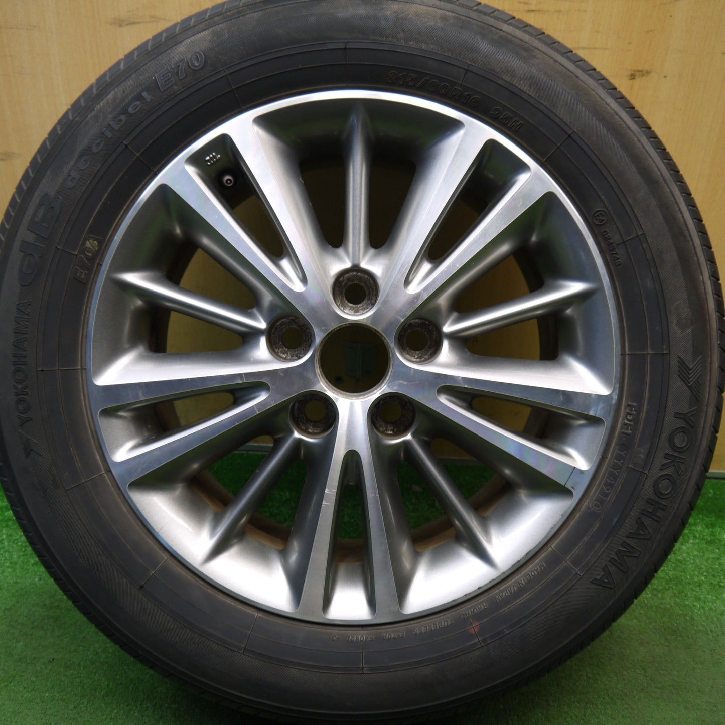 1本価格★トヨタ 200系 クラウン ロイヤル 純正 215/60R16 ヨコハマ dB デシベル E70 E70A 16インチ PCD114.3/5H★6020305Hノ