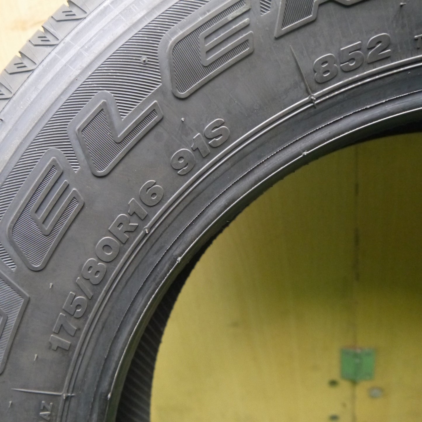 未使用！25年！1本★ジムニー 等 175/80R16 ブリヂストン デューラー H/L 852 DUELER 背面 タイヤ スペア 16インチ★6010510Hノタ