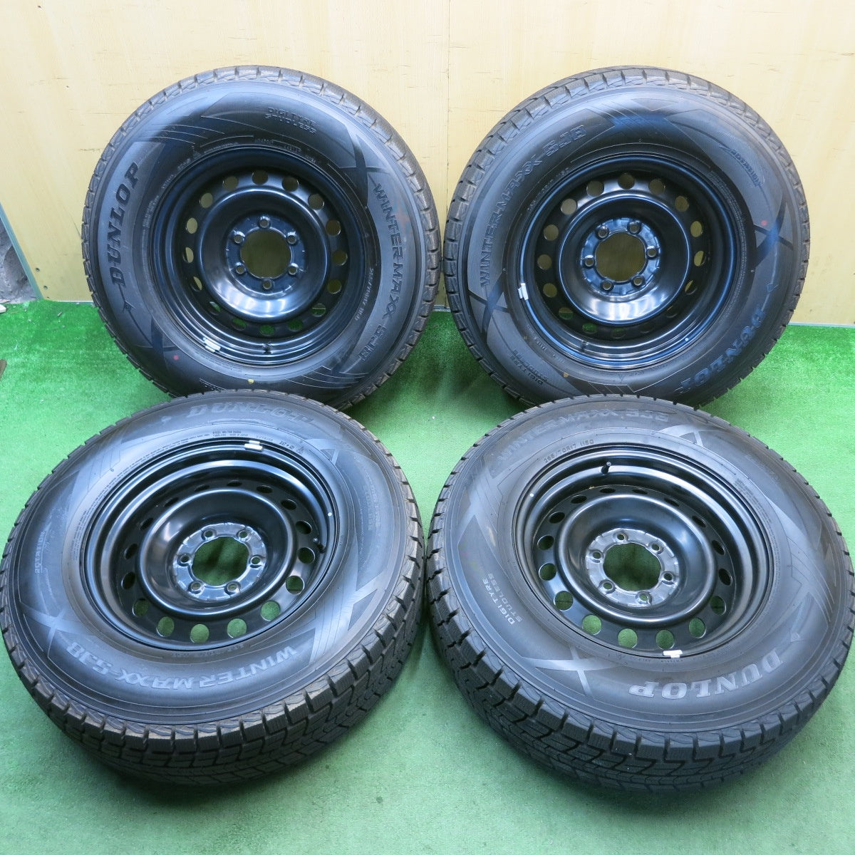 ほぼ未使用！キレイ◎トヨタ FJクルーザー 純正 スチール 265/70R17 スタッドレス ダンロップ ウインターマックス SJ8 17インチ PCD139.7/6H◎6062503HAス