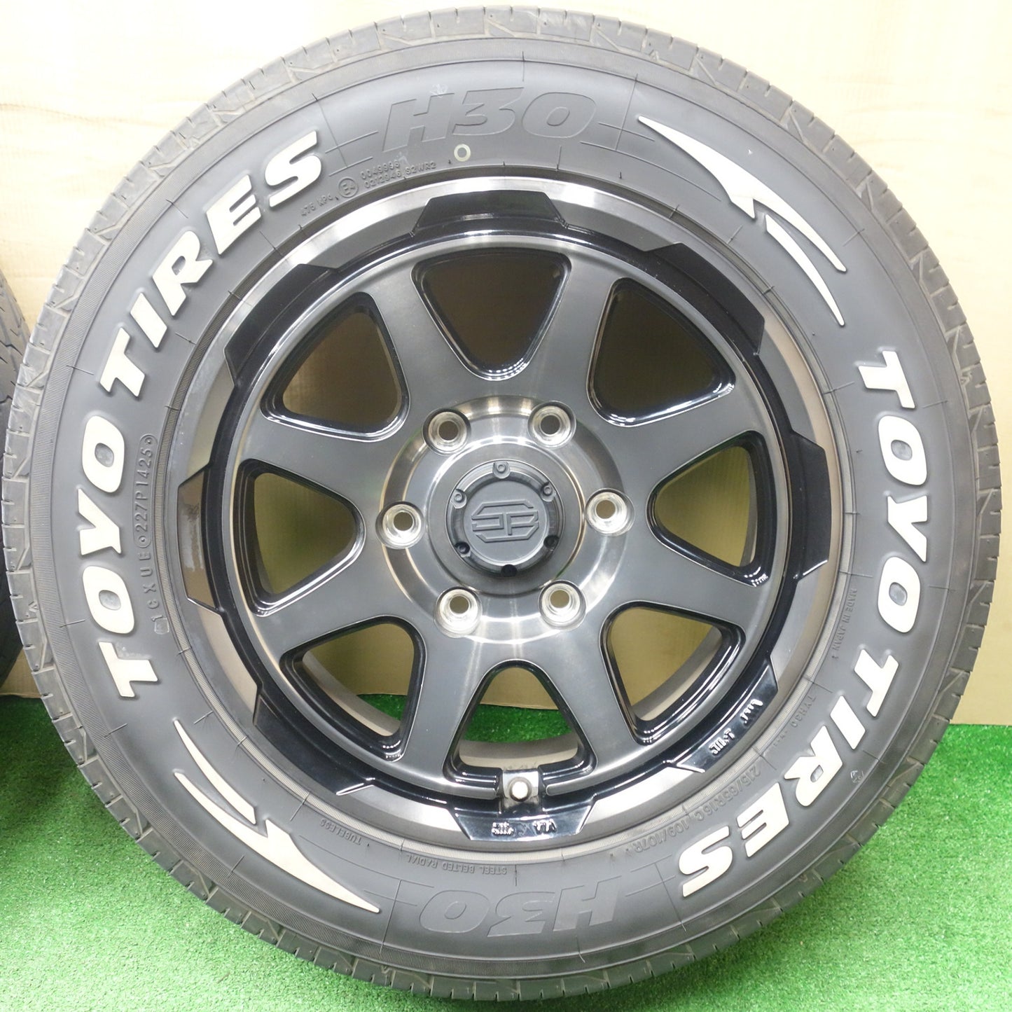 バリ溝！25年！キレイ！9.5分★215/65R16 トーヨー H30 WEDS ADVENTURE スタットベルク ウェッズ アドベンチャー 16インチ PCD139.7/6H★6012401KTノ