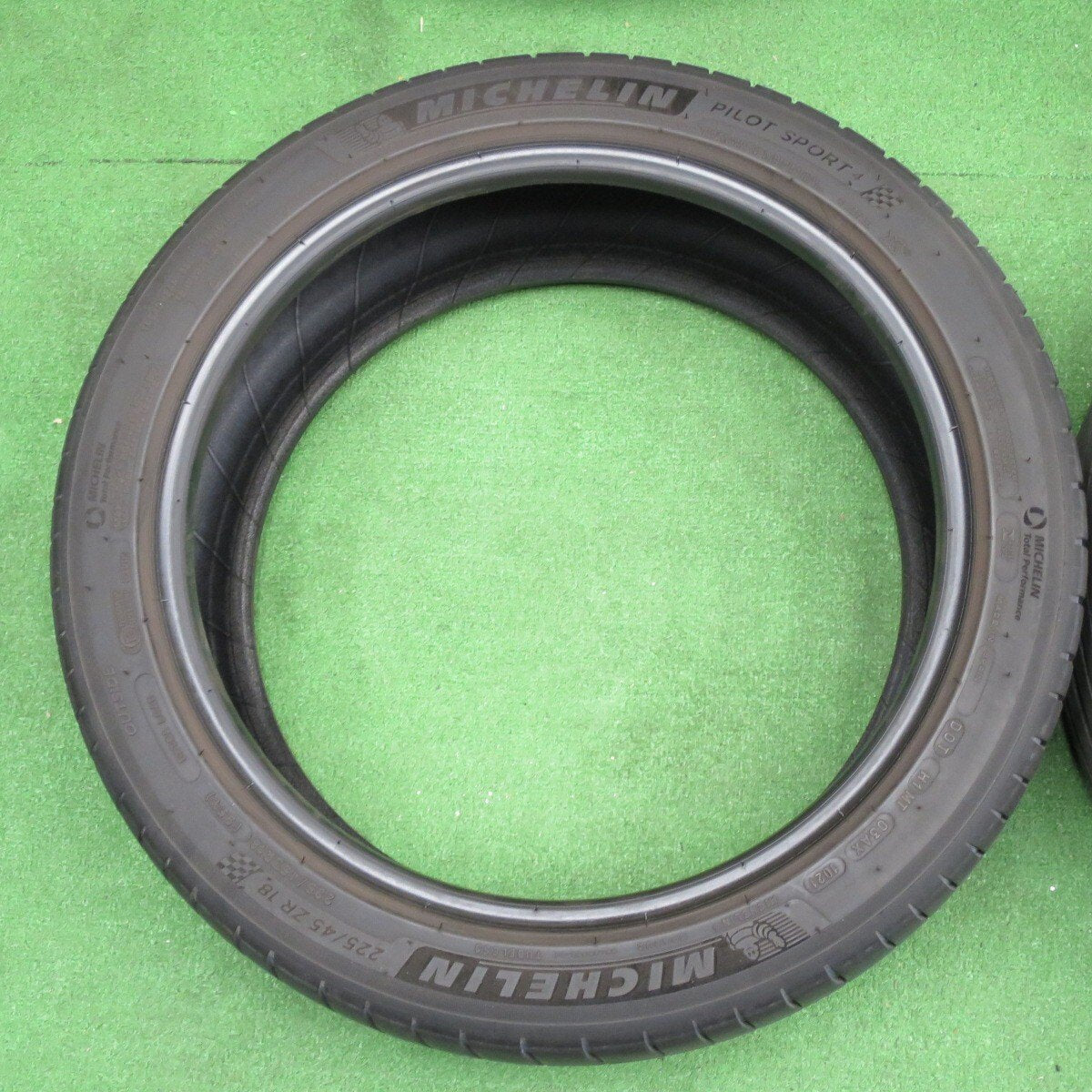 4本価格◎225/45R18 ミシュラン パイロットスポーツ4 タイヤ 18インチ レヴォーグ RX-8 マークX クラウンアスリート 等◎6061702NKノタ