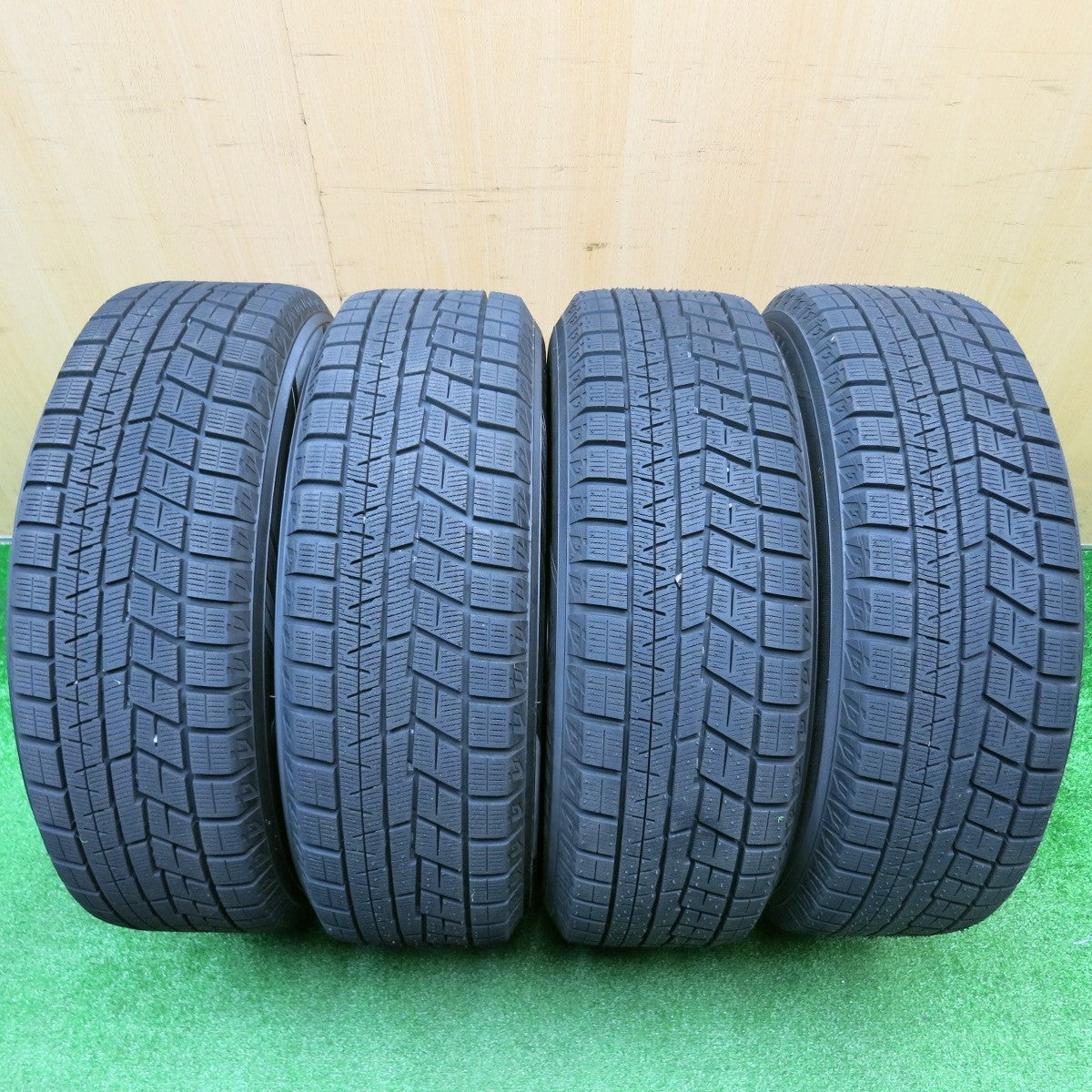 ほぼ未使用！24年！キレイ★スタッドレス 205/60R16 ヨコハマ アイスガード iG60 ESTROSA EST-8S エステローザ 16インチ PCD114.3/5H★5102311HAス