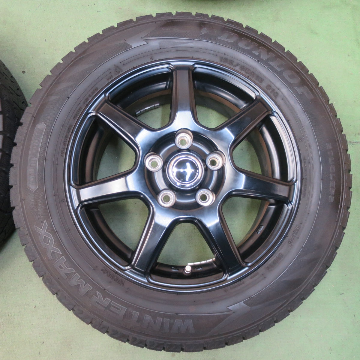 バリ溝！23年！キレイ！9分◎スタッドレス 195/65R15 ダンロップ ウインターマックス WM02 PRD 社外 アルミ 15インチ PCD114.3/5H◎6071103イス