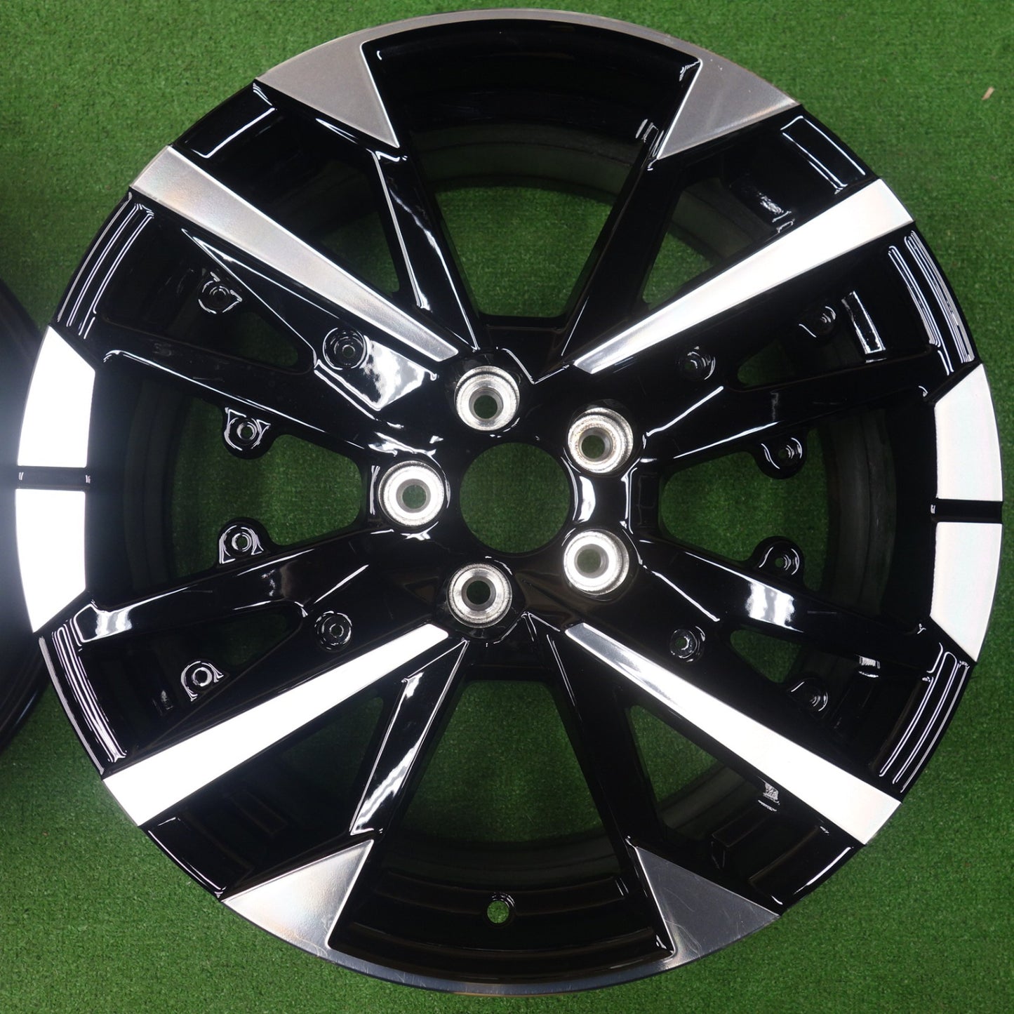 4本価格★プジョー 308 純正 ホイール 18インチ 18×8J PCD108/5H★6041701KTホ