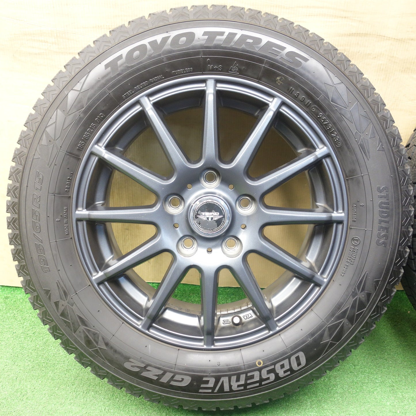 バリ溝！23年！9.5分★スタッドレス 195/65R15 トーヨー オブザーブ GIZ2 TEAD テッド 15インチ PCD114.3/5H★6021802KTス