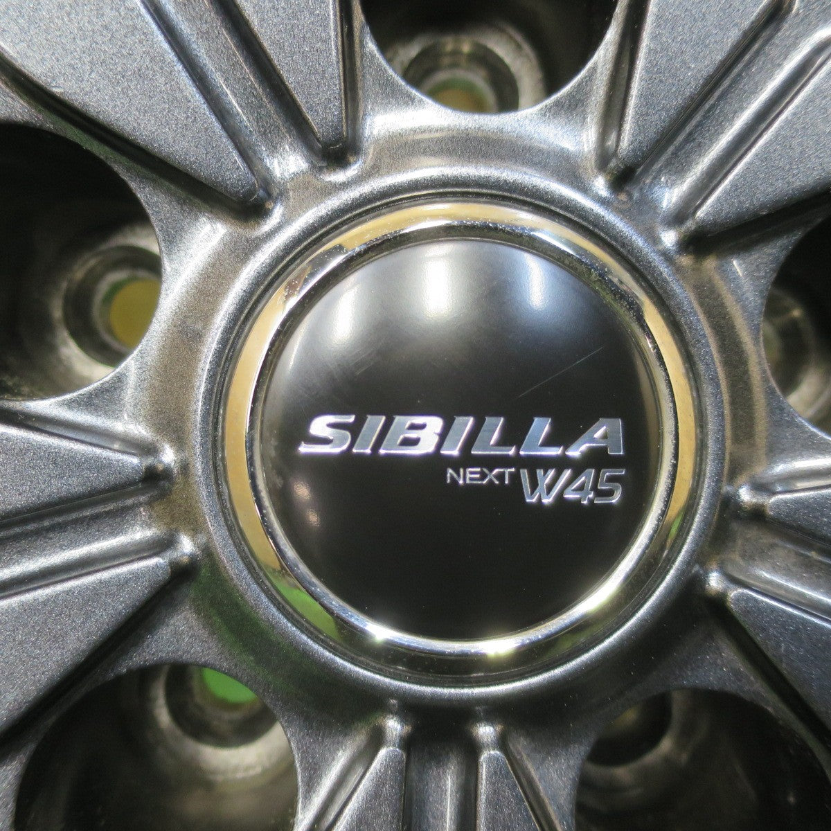 バリ溝！24年！キレイ！9.5分★スタッドレス 205/60R16 オートバックス ノーストレック N5 SIBILLA NEXT W45 シビラ ネクスト 16インチ PCD114.3/5H★6040710イス