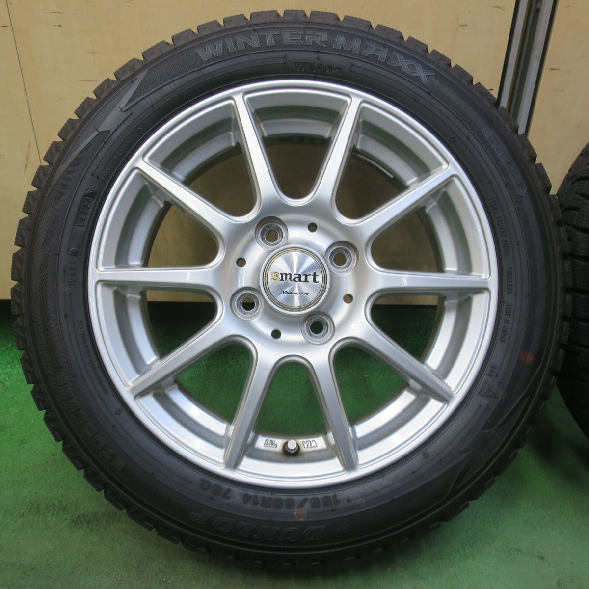 バリ溝！24年！キレイ！9.5分以上◎スタッドレス 155/65R14 ダンロップ ウインターマックス WM02 smart MANARAY SPORT スマート マナレイ 14インチ PCD100/4H◎6080902イス