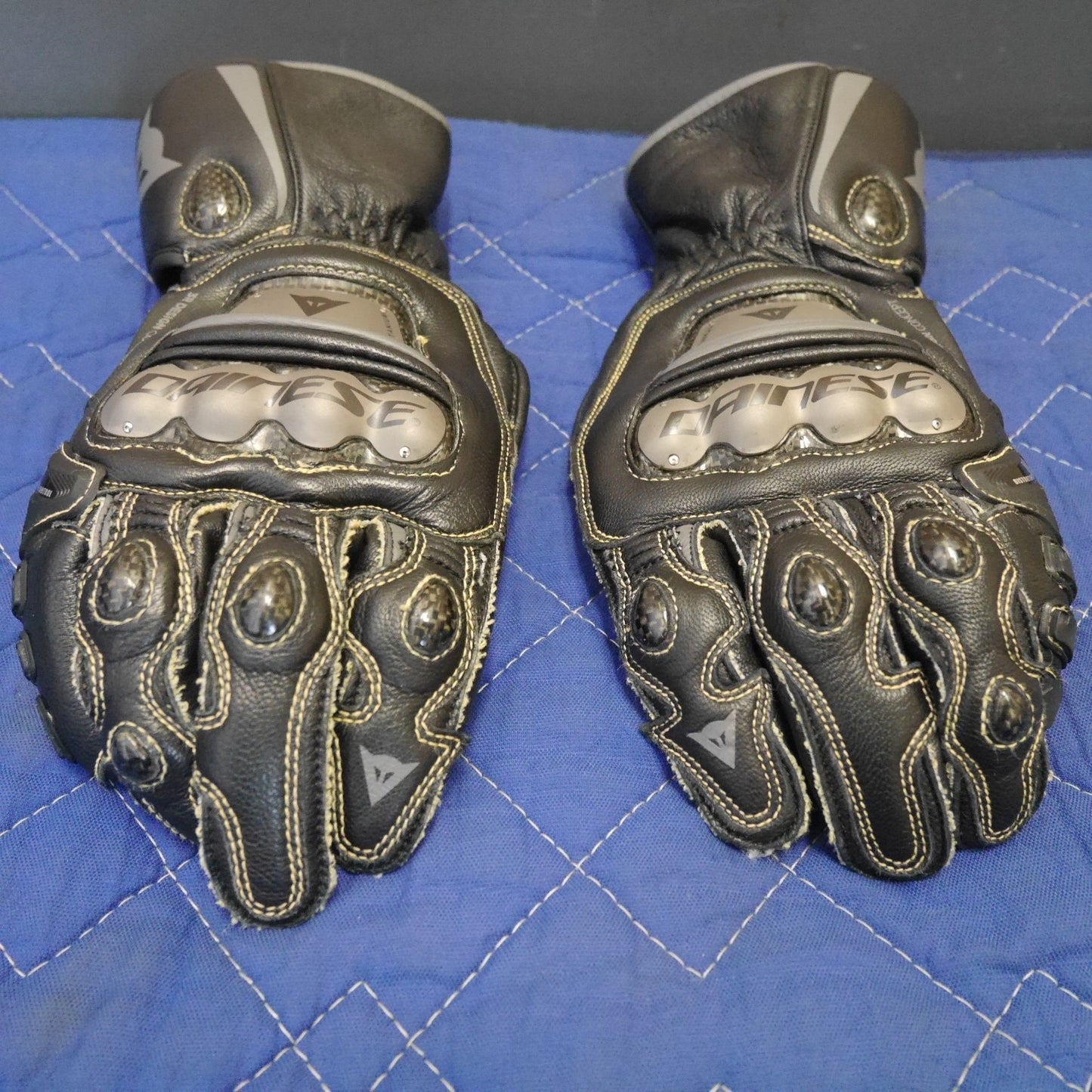 [送料無料] キレイ☆DAINESE ダイネーゼ フル メタル 6 グローブ サイズL ブラック 黒 FULL METAL 6 GLOVES レーシング バイク グローブ☆
