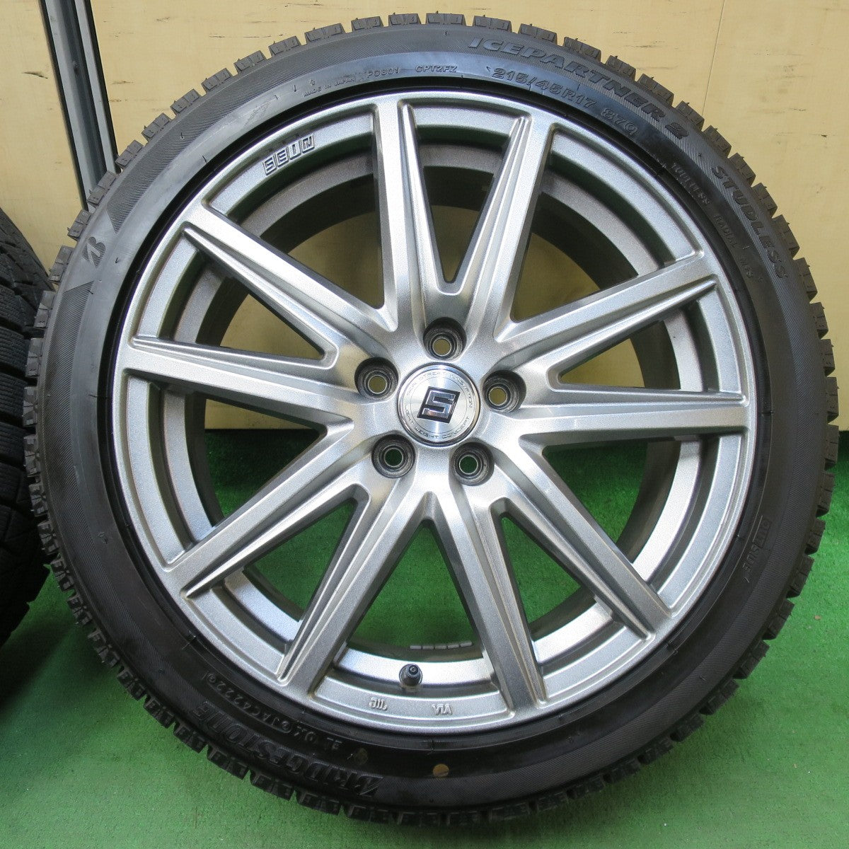 [送料無料] バリ溝！22年！キレイ！ほぼ10分★86 BRZ 等 215/45R17 スタッドレス ブリヂストン アイスパートナー2 SEIN ザイン 17インチ PCD100/5H★5032402イス