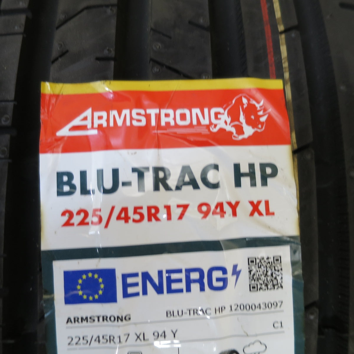 未使用！25年★225/45R17 アームストロング BLU-TRAC HP タイヤ 17インチ カローラ スポーツ ブレイド マーク2 アコード フォレスター 等★6041801NGノタ