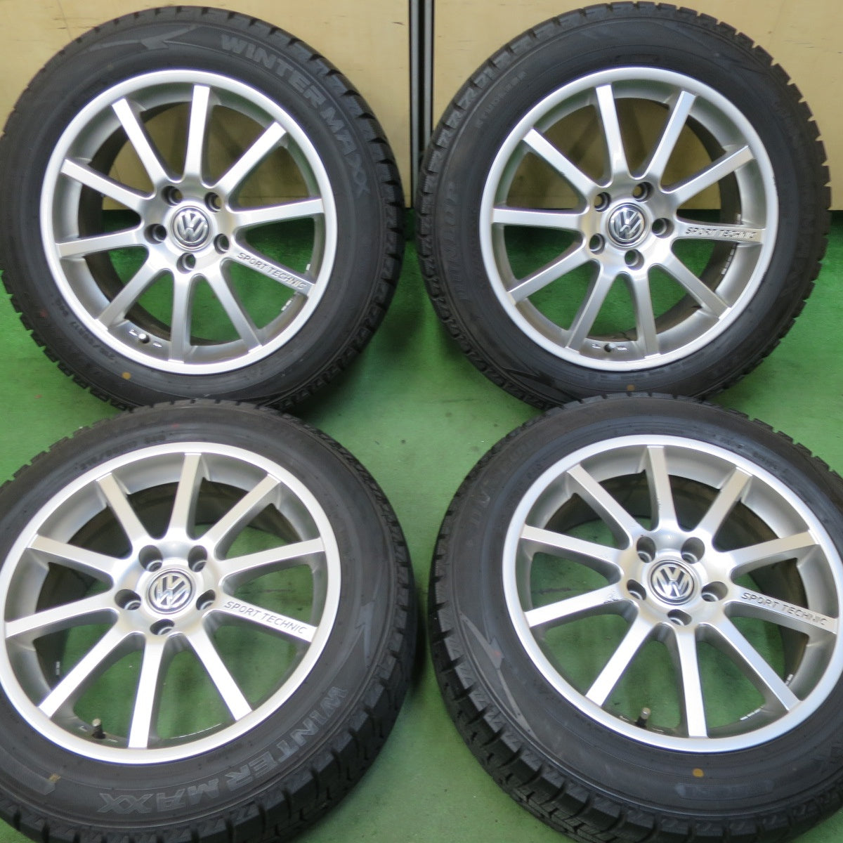 バリ溝！22年！9.5分★ワーゲン 等 215/55R17 SPORT TECHNIC スタッドレス ダンロップ ウインターマックス WM02 スポーツテクニック 17インチ PCD112/5H★5061905TTス