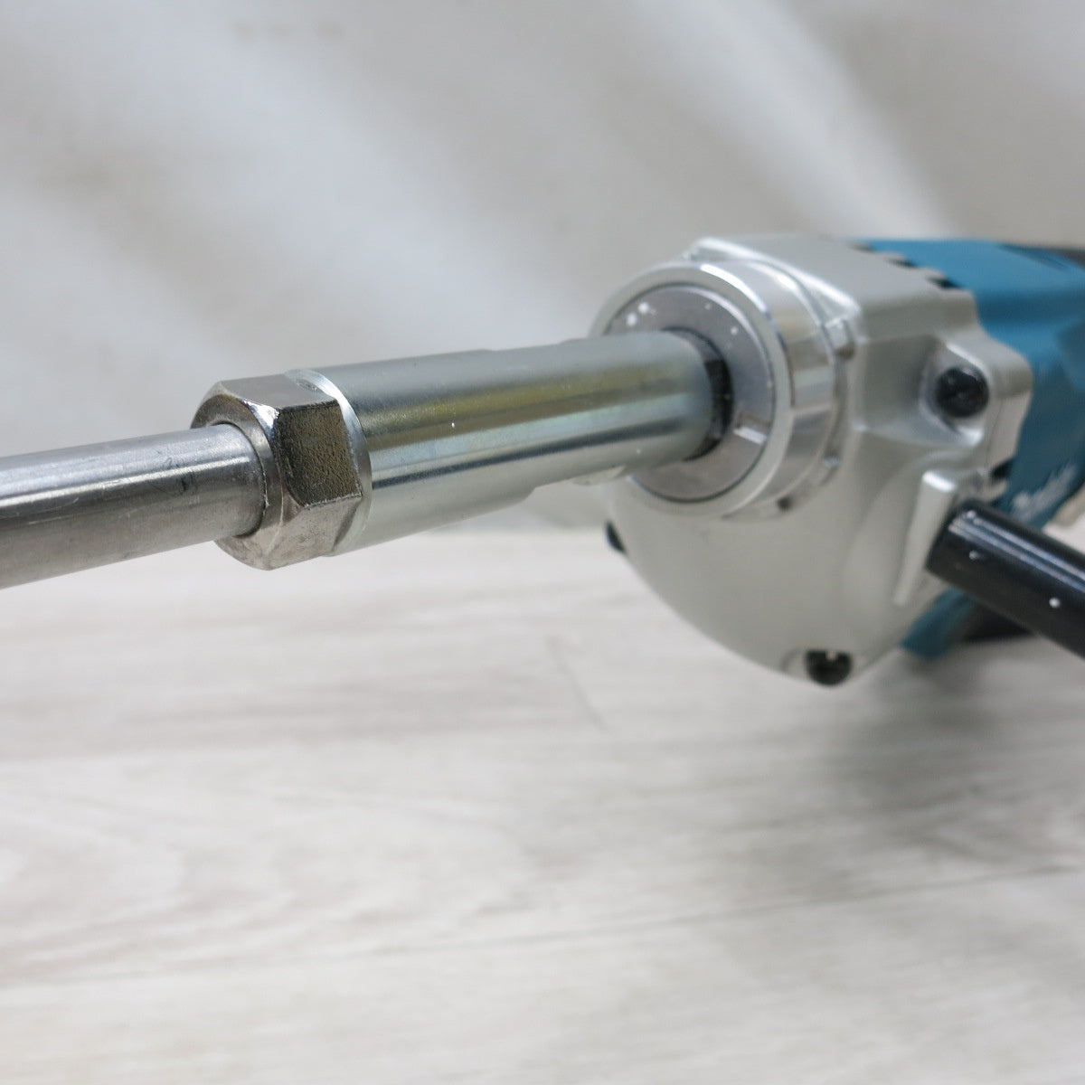 [送料無料] キレイ◆makita マキタ カクハン機 UT1305 ミキサー 撹拌機 電動工具 100V 50/60Hz◆