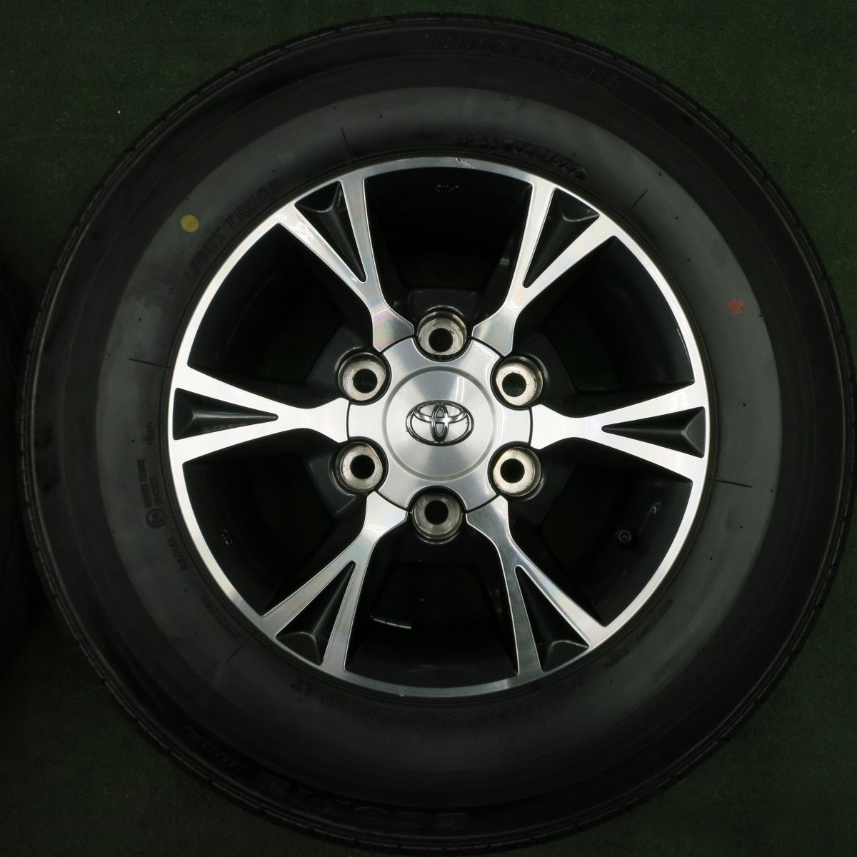 *送料無料* ほぼ新車外し！22年★トヨタ 200系 ハイエース 純正 OP 195/80R15 107/105N ブリヂストン エコピア RD613 PCD139.7/6H★4061406NJノ