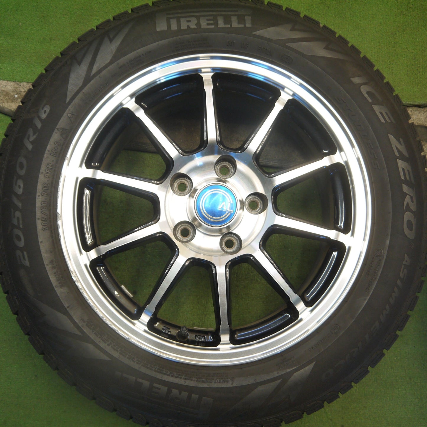 バリ溝！24年！9.5分以上◎スタッドレス 205/60R16 ピレリ アイスゼロ アシンメトリコ AL 社外 アルミ 16インチ PCD114.3/5H◎6083104Hス