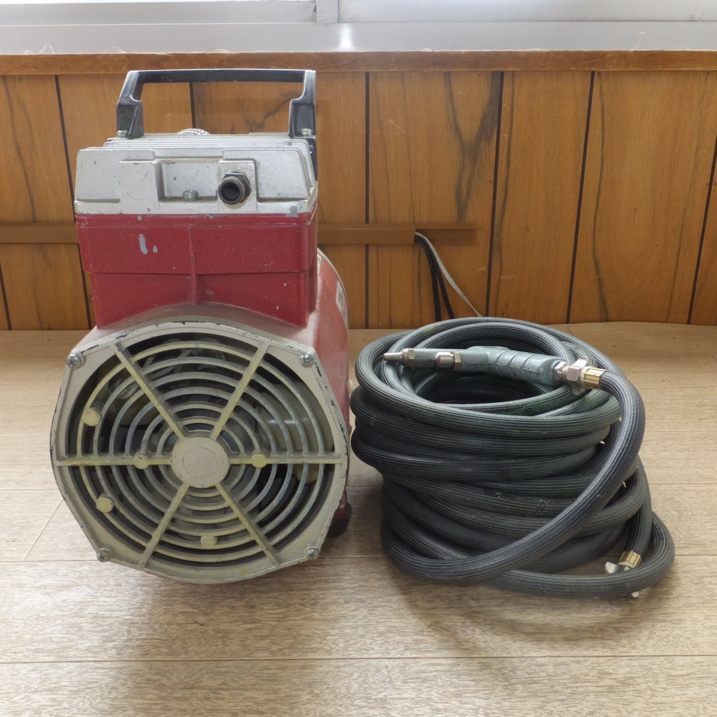 [送料無料] ★トーマス THOMAS 1/2HP エアーコンプレッサー 1004　100V 50/60Hz　SPRAYIT　WOB・L PISTON COMPRESSOR★