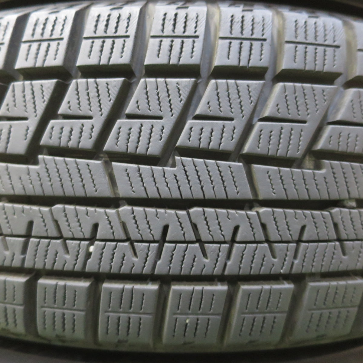 バリ溝！22年！キレイ！9.5分◎スタッドレス 175/65R15 ヨコハマ アイスガード iG60 ravrion RS01 ラブリオン 15インチ PCD100/4H◎6091905イス
