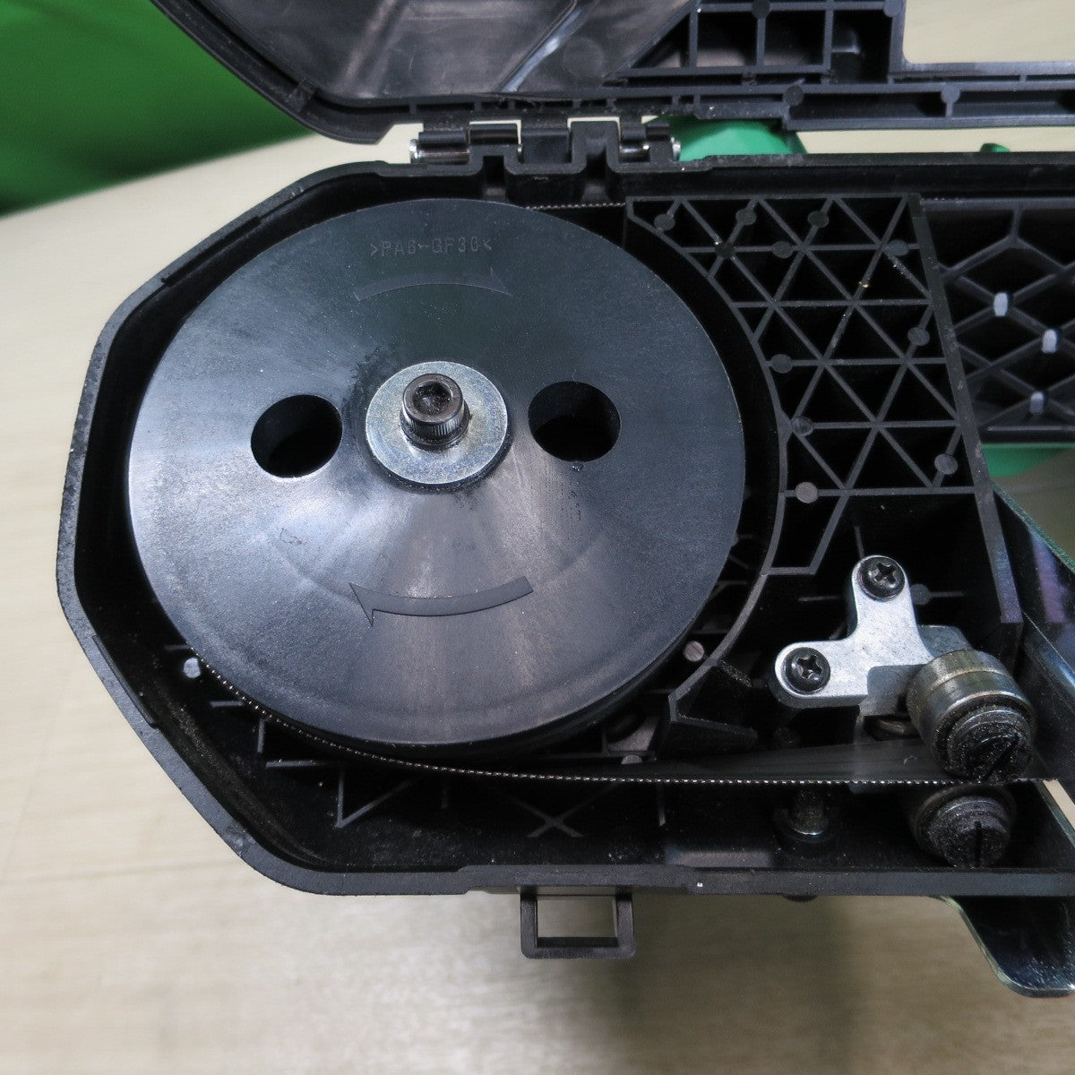 [送料無料] ☆日立 83mm コードレス ロータリ バンドソー CB18DBL(S) 電動 工具 切断機 充電式 HITACHI 本体のみ☆