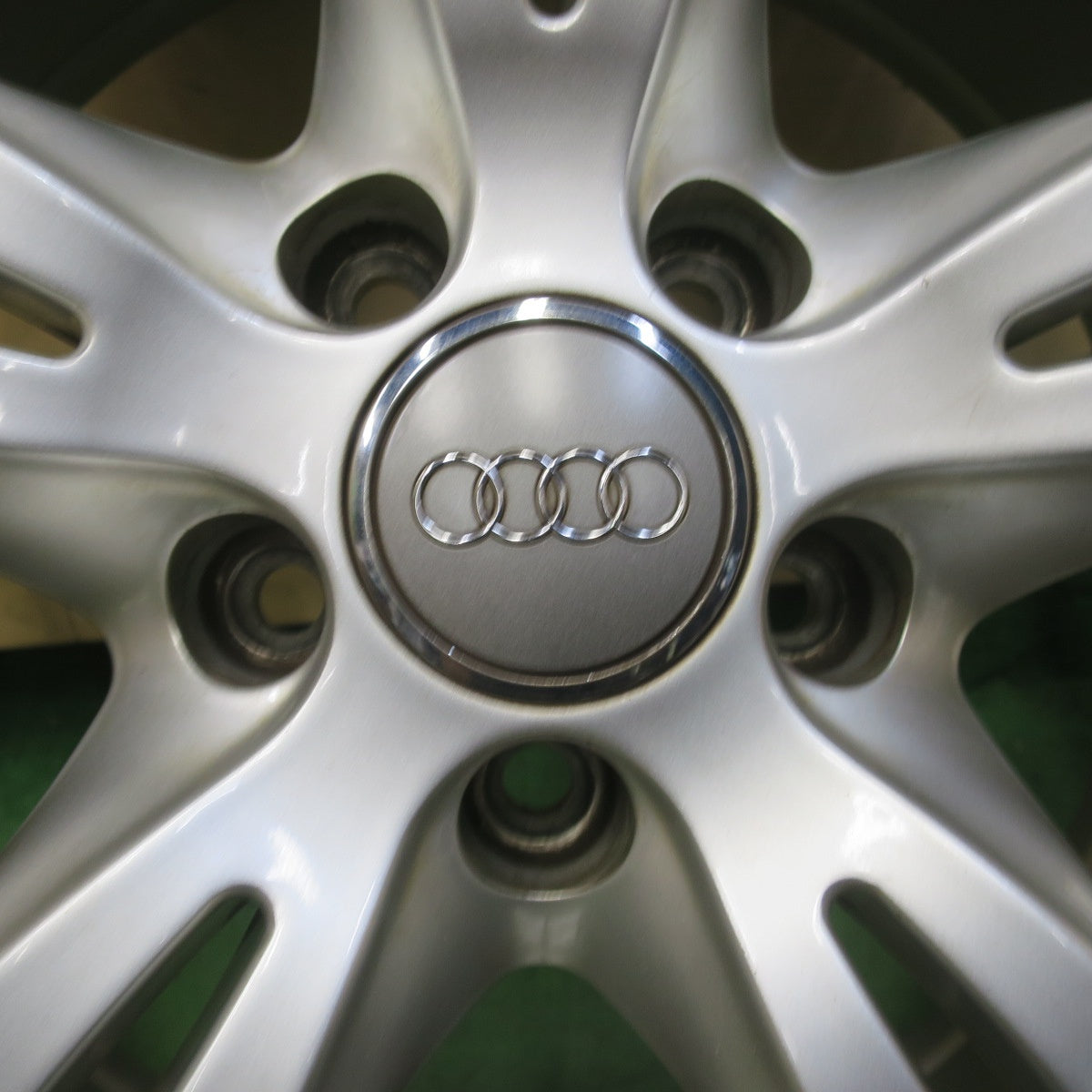 バリ溝！8.5分◎アウディ 等 ATS 245/45R18 スタッドレス ミシュラン X-ICE SNOW 18インチ PCD112/5H◎6100808イス