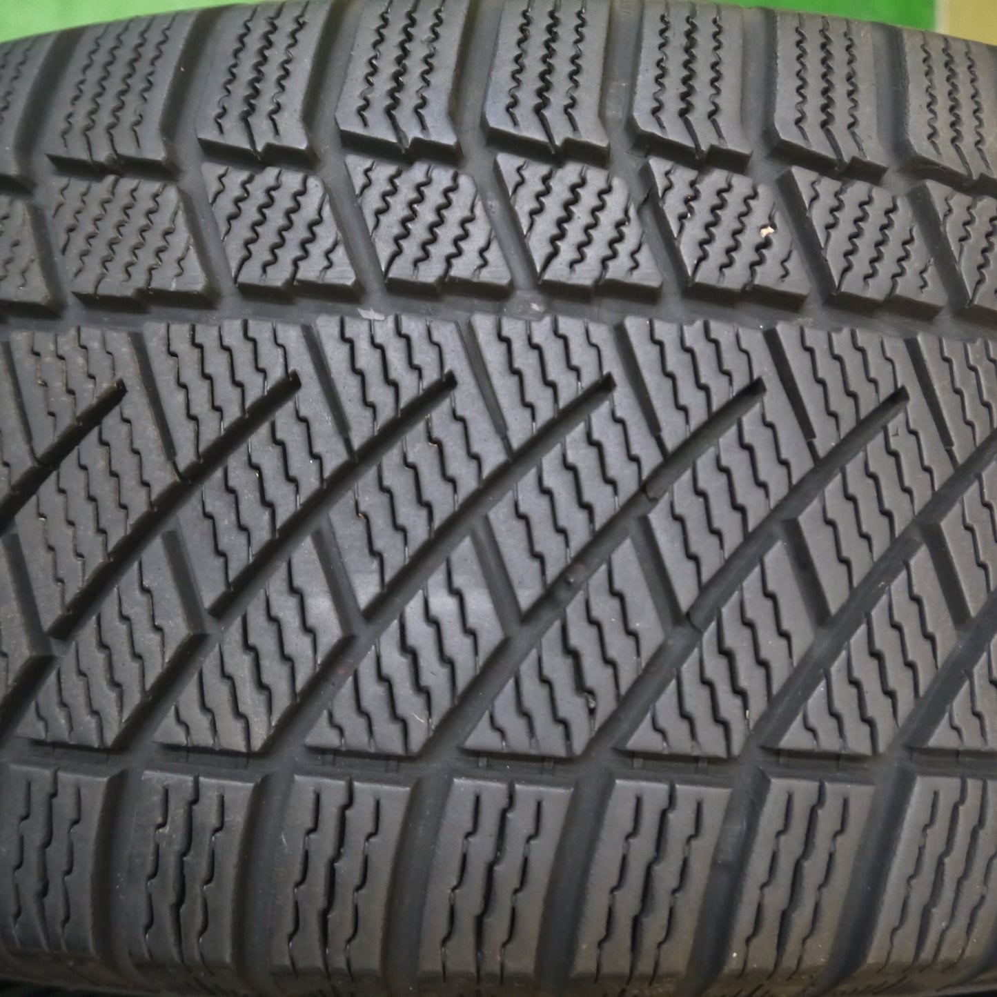 [送料無料] バリ溝！キレイ！8.5分★フォレスター XV 等 225/60R17 スタッドレス コンチネンタル コンチバイキング コンタクト6 LAUFBAHN 17インチ PCD100/5H★4122002Hス