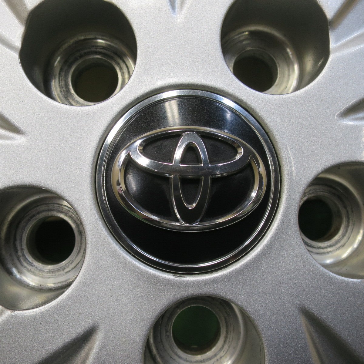 キレイ★トヨタ 80系 ヴォクシー ノア エスクァイア 純正 195/65R15 スタッドレス ブリヂストン ブリザック VRX 15インチ PCD114.3/5H★5103008イス