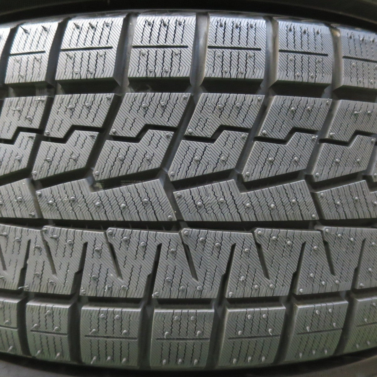 タイヤほぼ未使用！21年★スタッドレス 215/55R17 ヨコハマ アイスガード iG70 MANARAY SPORT マナレイ スポーツ 17インチ PCD114.3/5H★5032809イス