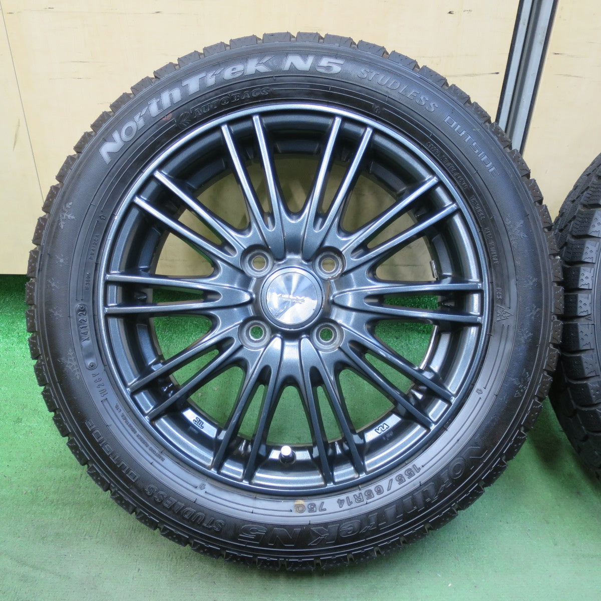 超バリ溝！22年！キレイ！9.5分以上★スタッドレス 155/65R14 オートバックス ノーストレック N5 VELVA AGUDO ヴェルヴァ アグード 14インチ PCD100/4H★5111905TTス