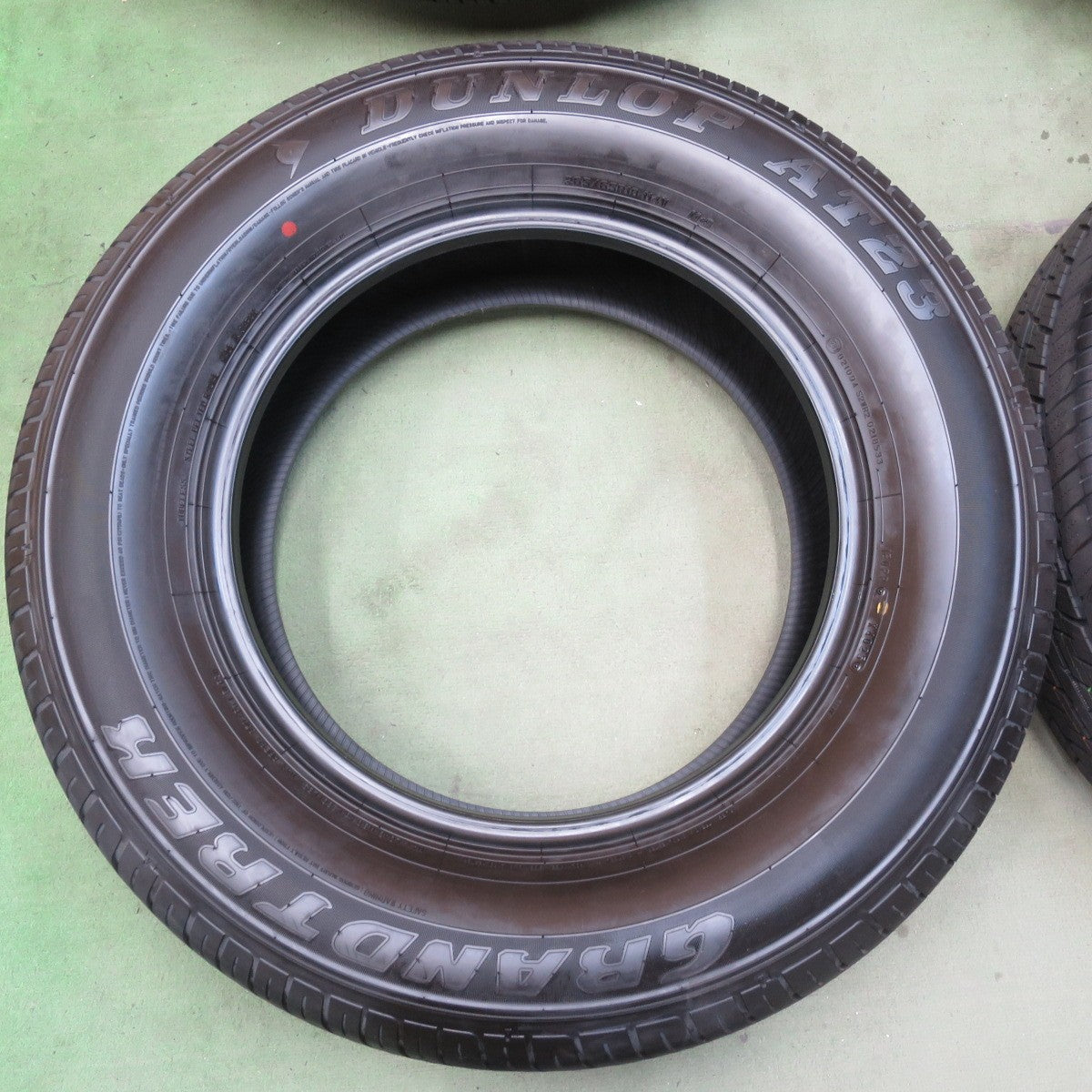 新車外し！25年◎265/65R18 ダンロップ AT23 グラントレック タイヤ 18インチ ランクル 300 250 レクサス LX 等◎6101608イノタ