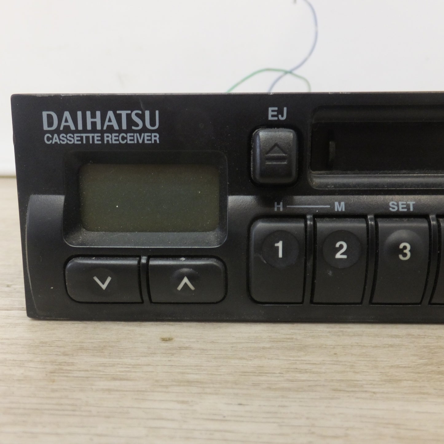 [送料無料] ★丸和製 ダイハツ 純正 カーオーディオ カセットレシーバー 86120-B2020(35)★