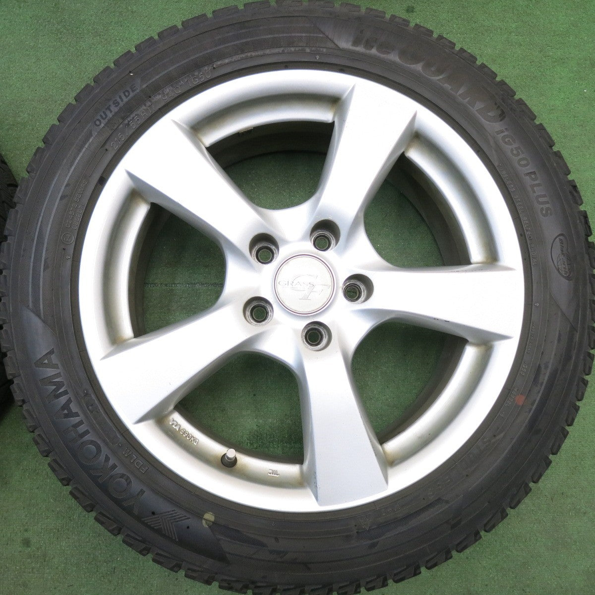 バリ溝！9分★スタッドレス 215/55R17 ヨコハマ アイスガード iG50 プラス GRASS グラス 17インチ PCD114.3/5H★6053006HAス